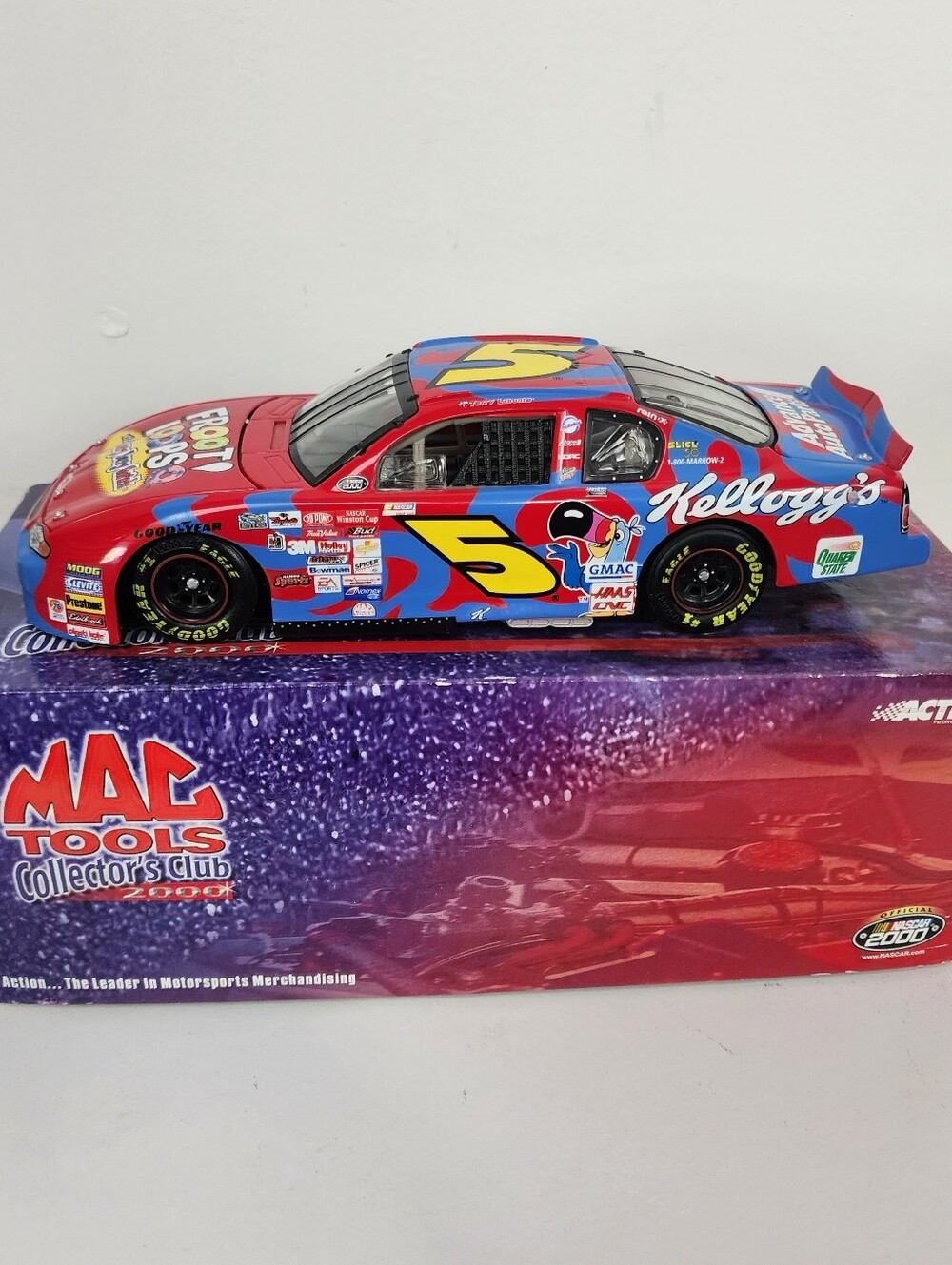 2000 #5 Terry Labonte Kelloggs Cherry Berry Swirls 1/24 Action Diecast /17148